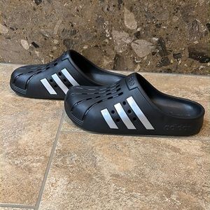 Adidas clogs